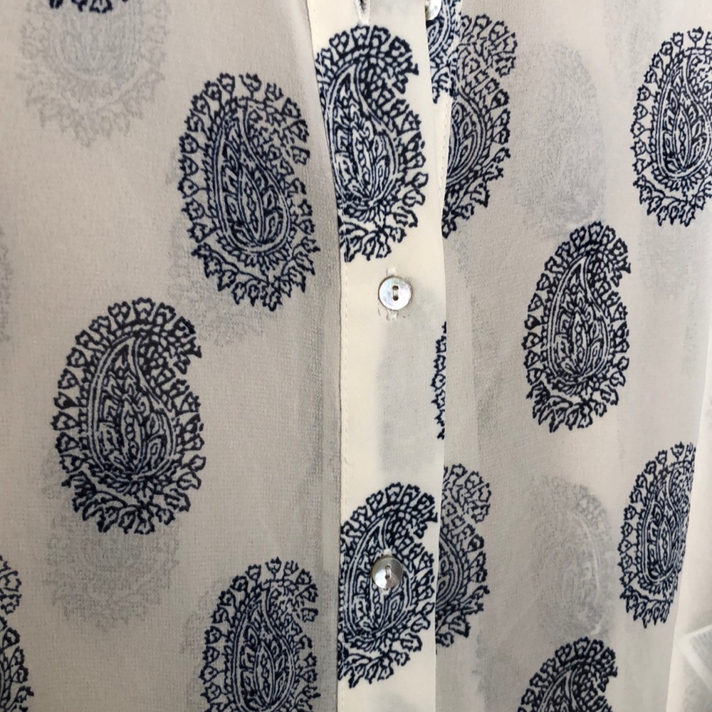 Blouse - Picture 2 of 3